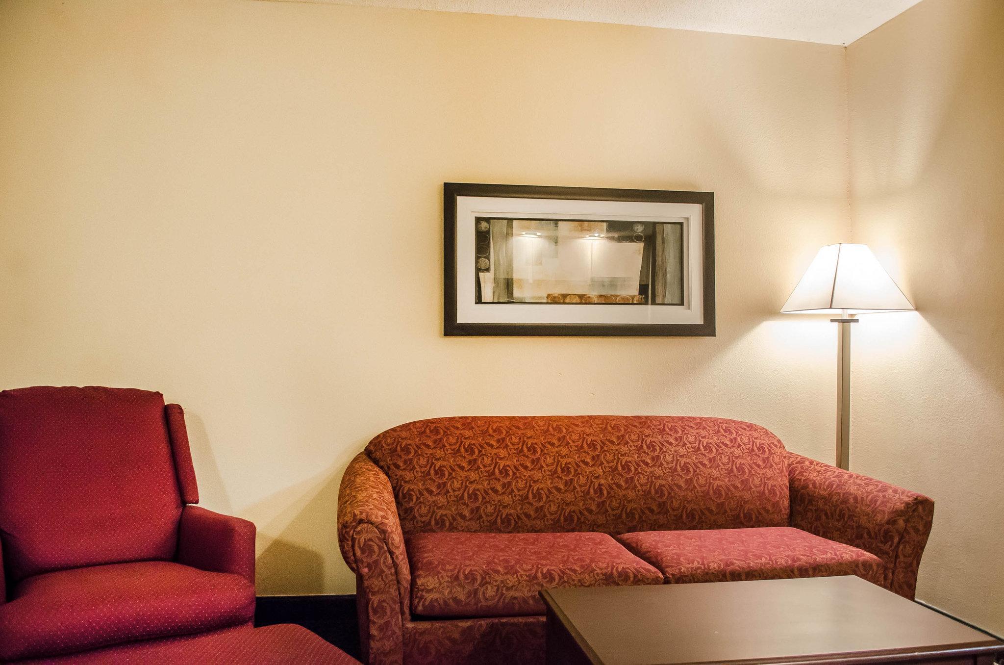 Quality Inn & Suites At Airport Blvd I-65 Mobile Buitenkant foto
