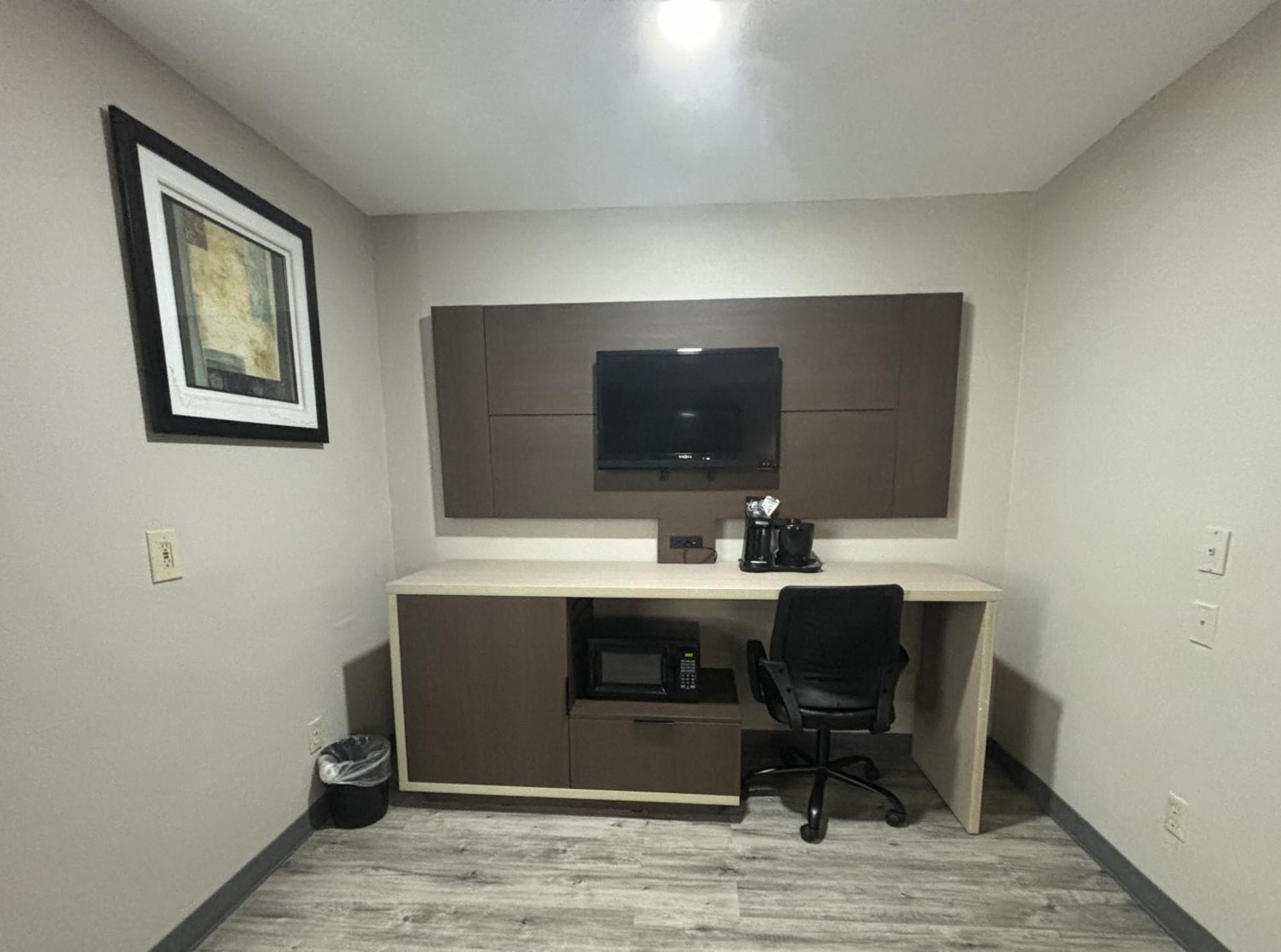 Quality Inn & Suites At Airport Blvd I-65 Mobile Buitenkant foto