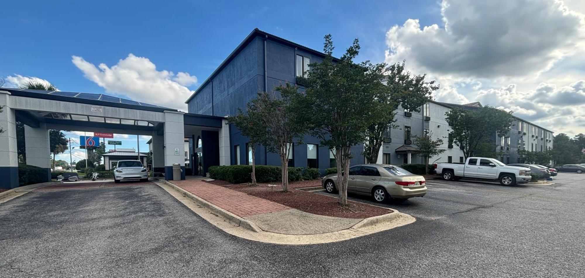 Quality Inn & Suites At Airport Blvd I-65 Mobile Buitenkant foto