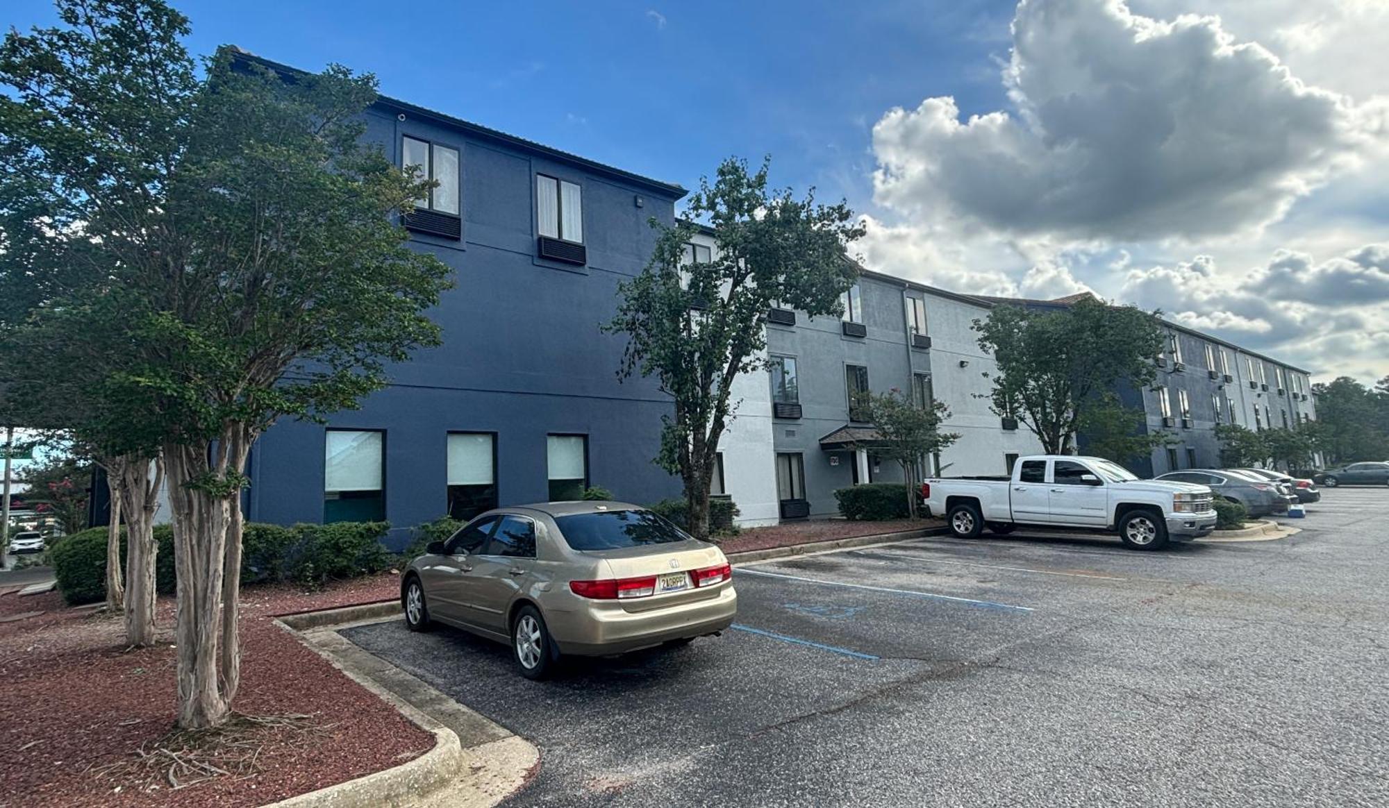 Quality Inn & Suites At Airport Blvd I-65 Mobile Buitenkant foto