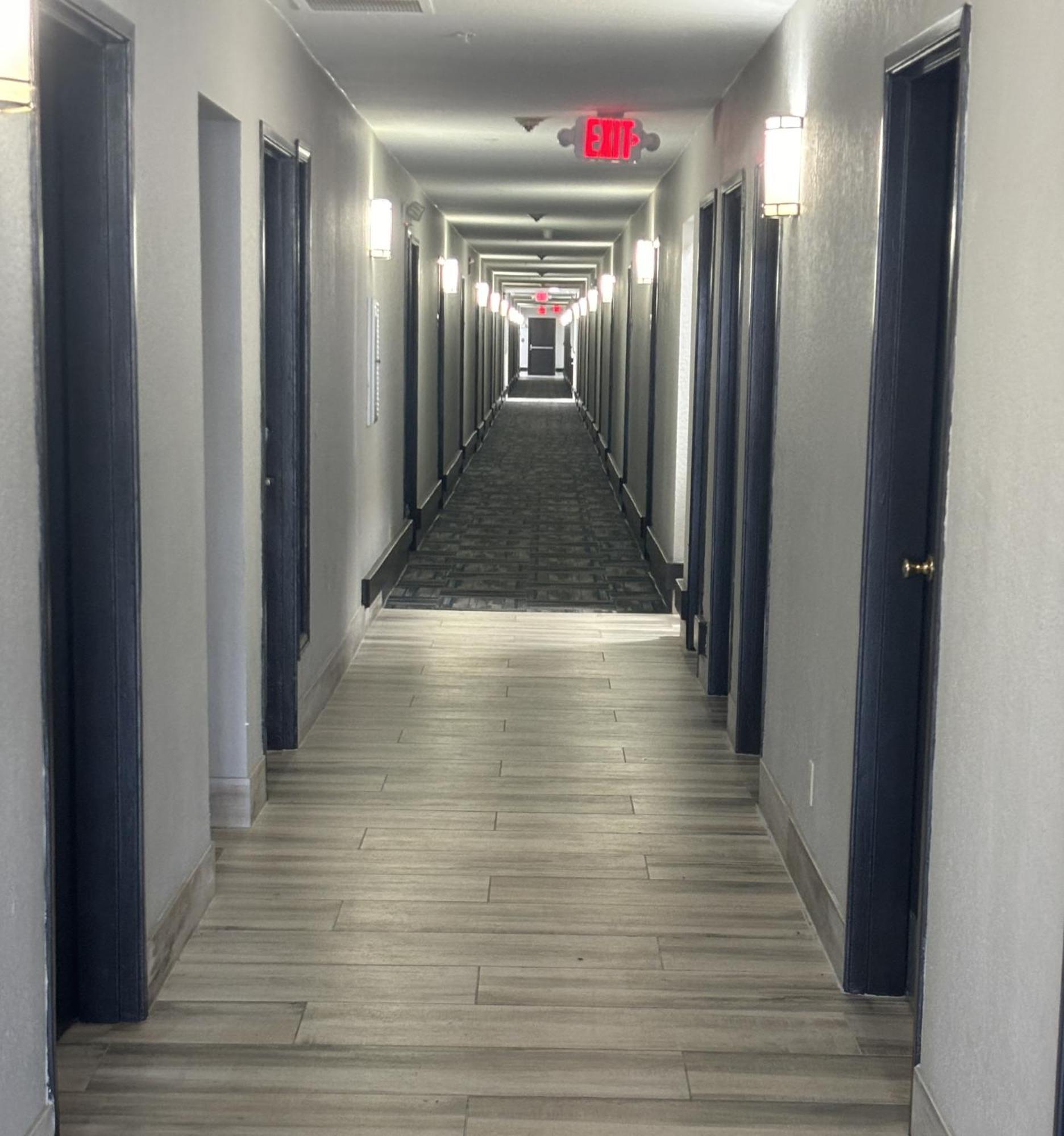 Quality Inn & Suites At Airport Blvd I-65 Mobile Buitenkant foto