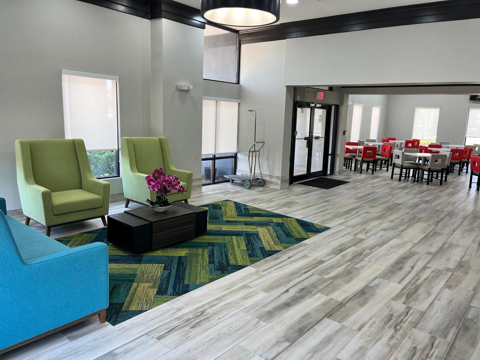 Quality Inn & Suites At Airport Blvd I-65 Mobile Buitenkant foto