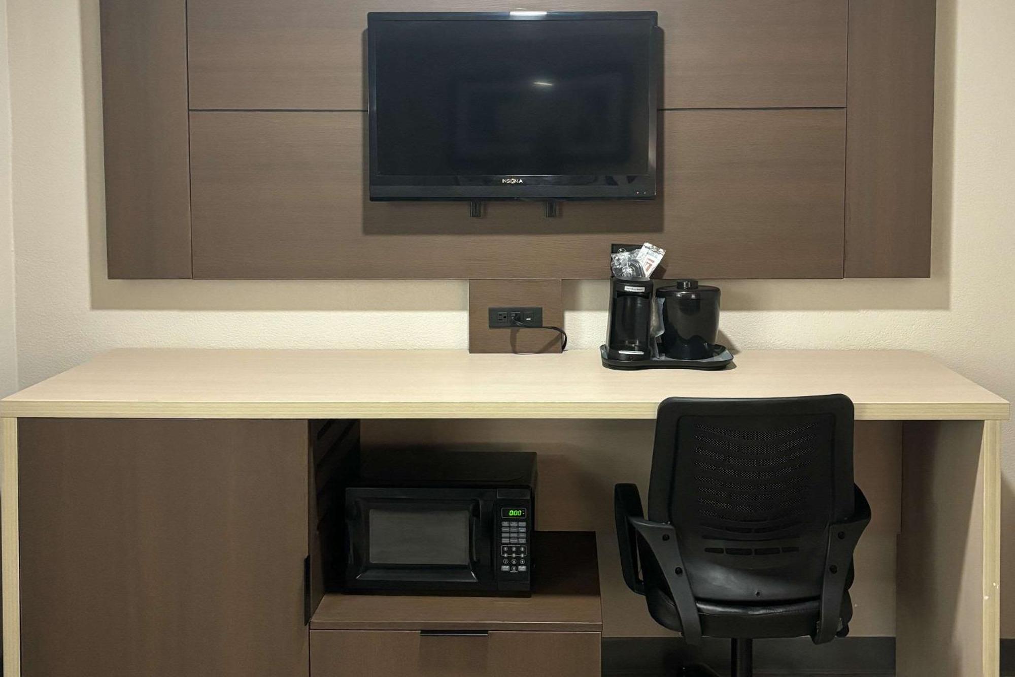 Quality Inn & Suites At Airport Blvd I-65 Mobile Buitenkant foto