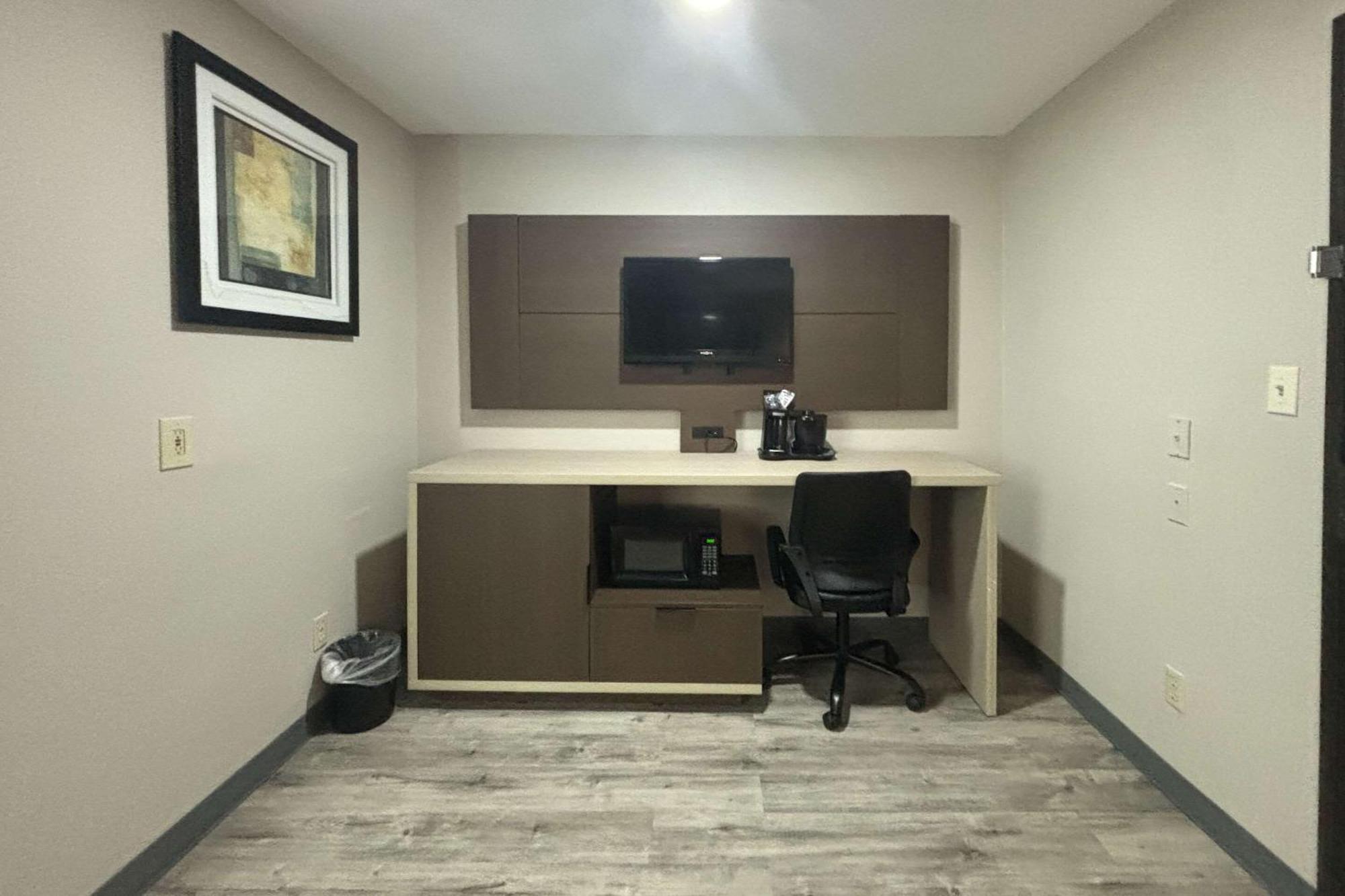 Quality Inn & Suites At Airport Blvd I-65 Mobile Buitenkant foto