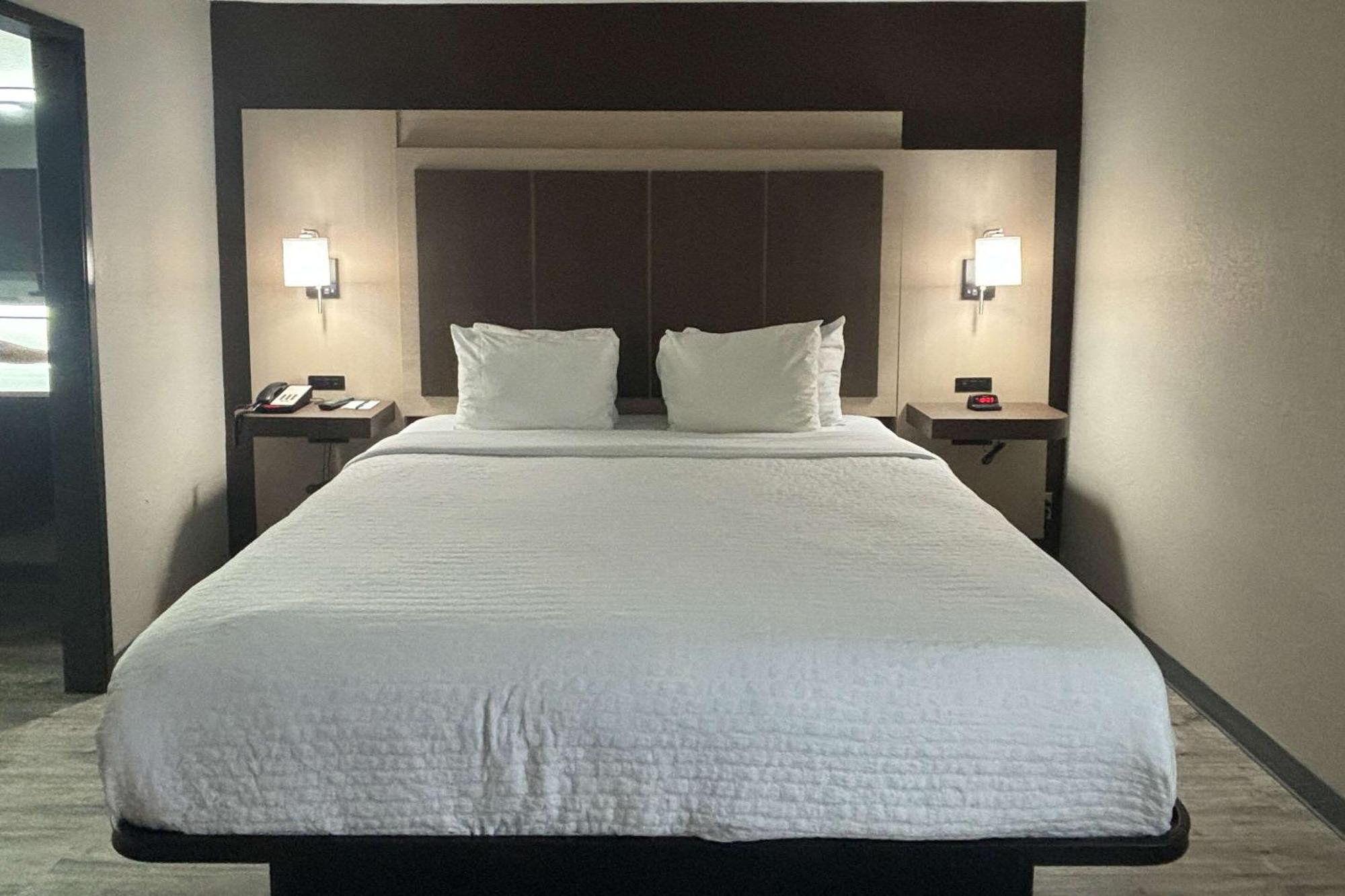 Quality Inn & Suites At Airport Blvd I-65 Mobile Buitenkant foto