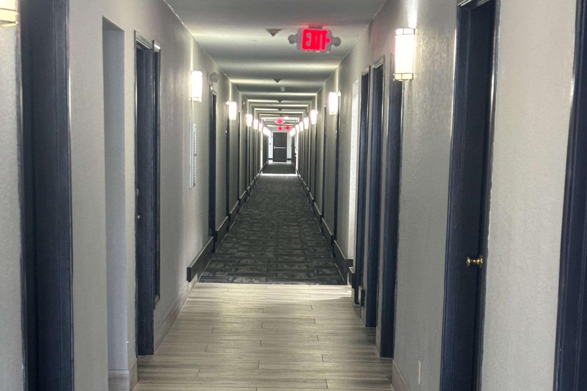 Quality Inn & Suites At Airport Blvd I-65 Mobile Buitenkant foto